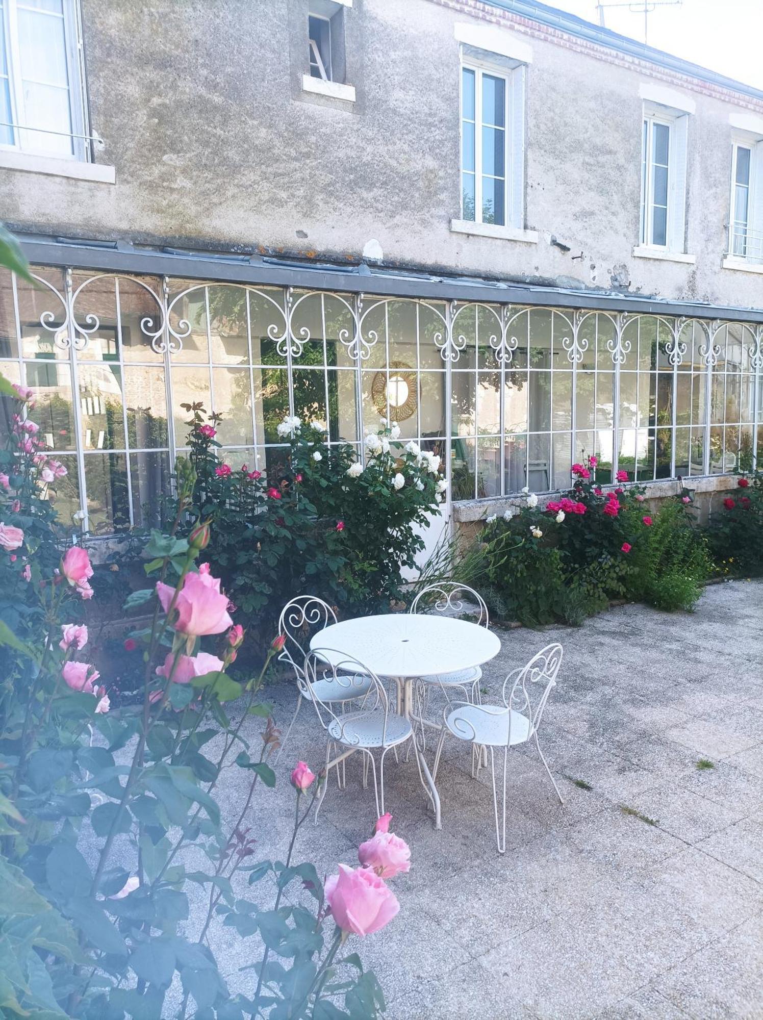 Le Relais Des Roses- Chambres D'Hotes Vatan Dış mekan fotoğraf